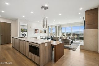 2752 High Mountain Road 408, Park City, UT 84098