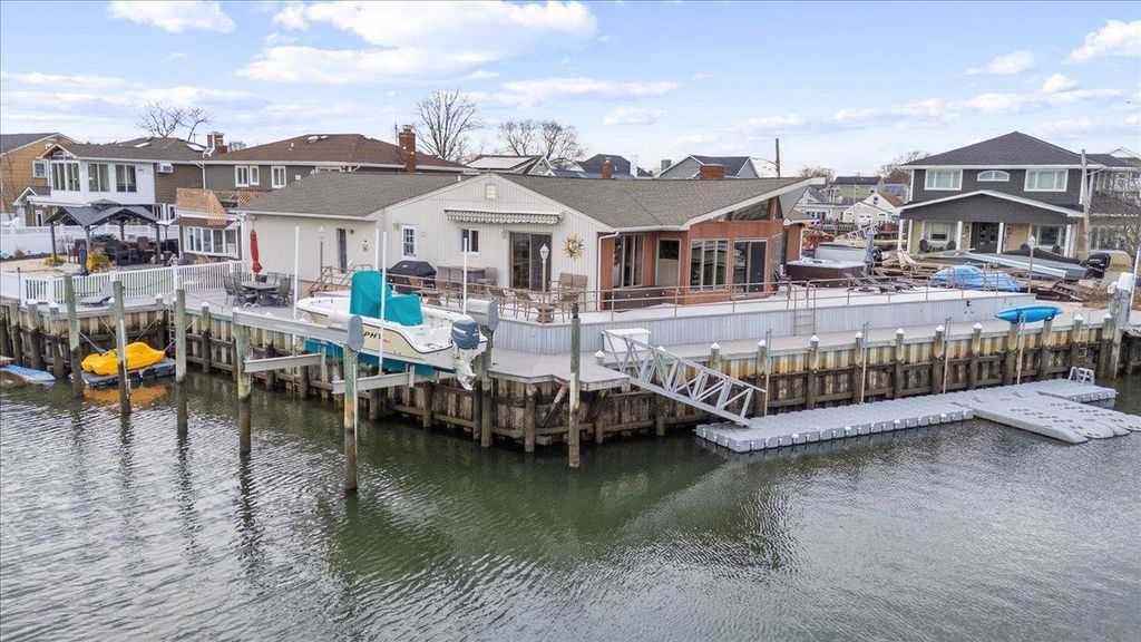 1130 Hayes Place, Baldwin, NY 11510