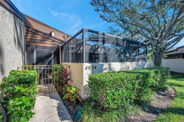 4934 UMBER WAY S, Tampa, FL 33624