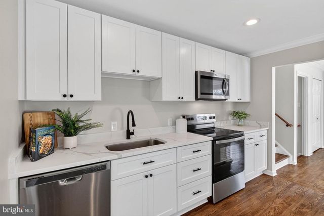 806 CATTAIL LN NE, Leesburg, VA 20176