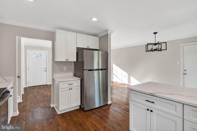 806 CATTAIL LN NE, Leesburg, VA 20176