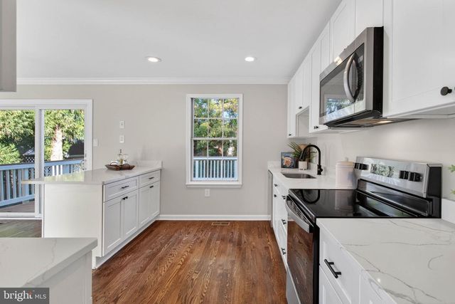 806 CATTAIL LN NE, Leesburg, VA 20176