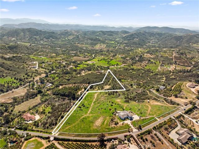 2 Las Palmeras, Temecula, CA 92590