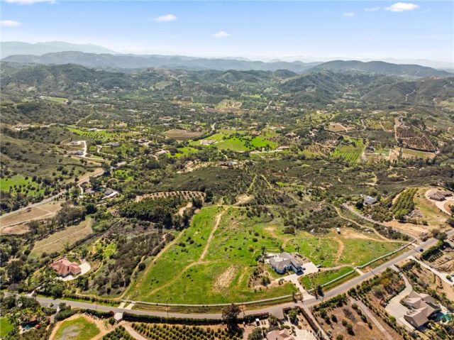 2 Las Palmeras, Temecula, CA 92590