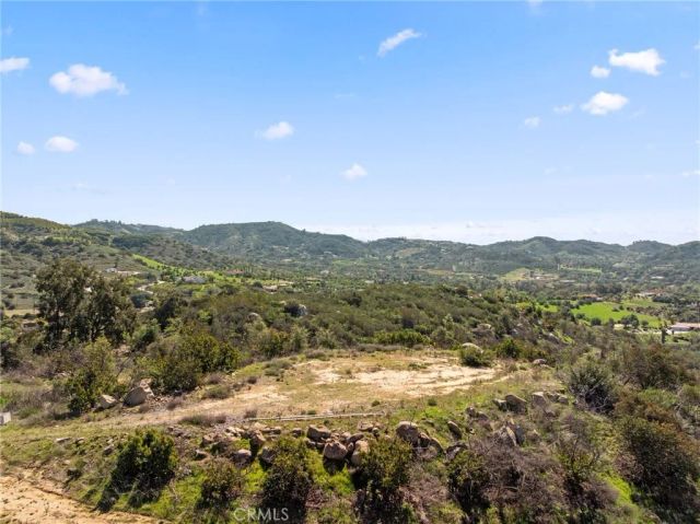 2 Las Palmeras, Temecula, CA 92590