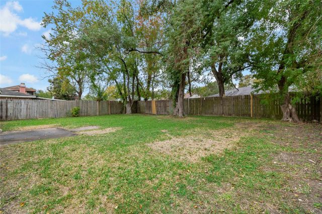 12015 Pompton Drive, Houston, TX 77089