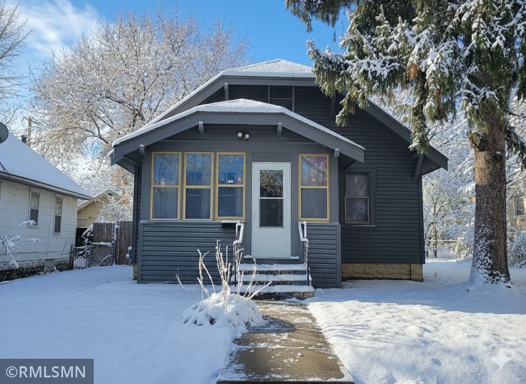 3251 Knox Avenue N, Minneapolis, MN 55412