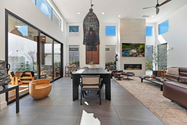 125 Blue Moon Drive, Palm Springs, CA 92262