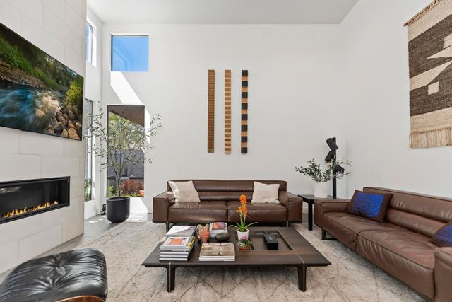 125 Blue Moon Drive, Palm Springs, CA 92262