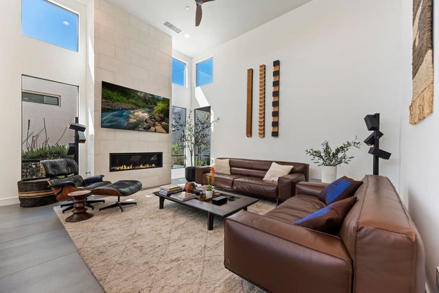 125 Blue Moon Drive, Palm Springs, CA 92262