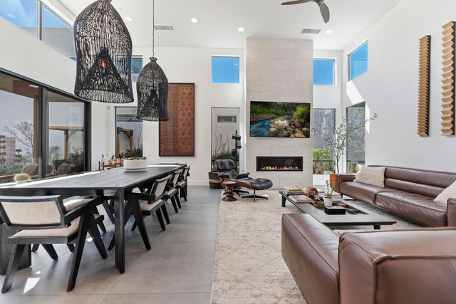 125 Blue Moon Drive, Palm Springs, CA 92262