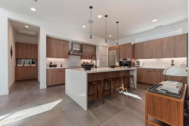 125 Blue Moon Drive, Palm Springs, CA 92262