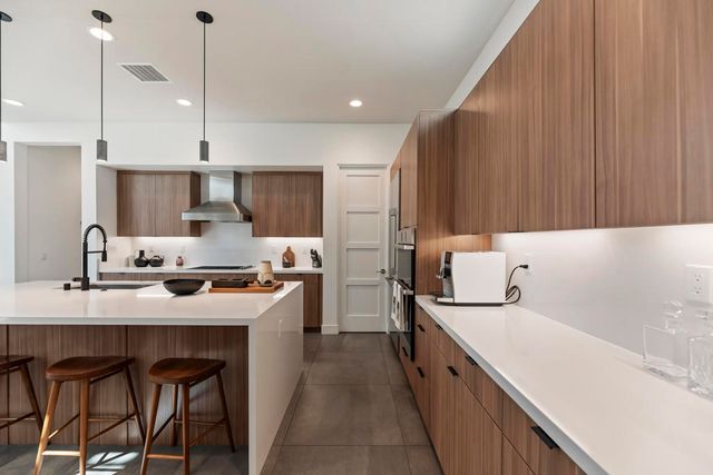 125 Blue Moon Drive, Palm Springs, CA 92262