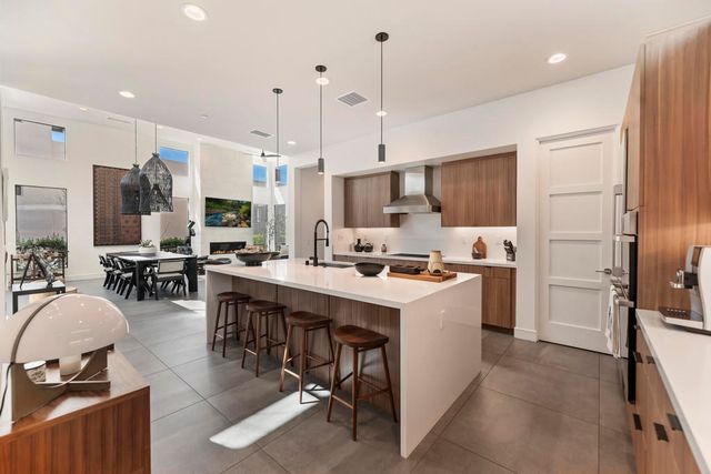 125 Blue Moon Drive, Palm Springs, CA 92262