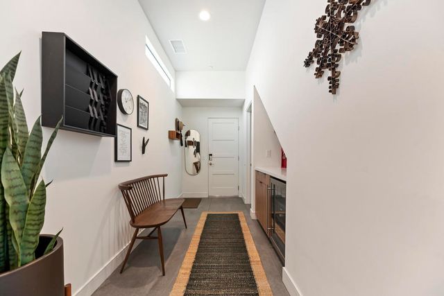 125 Blue Moon Drive, Palm Springs, CA 92262