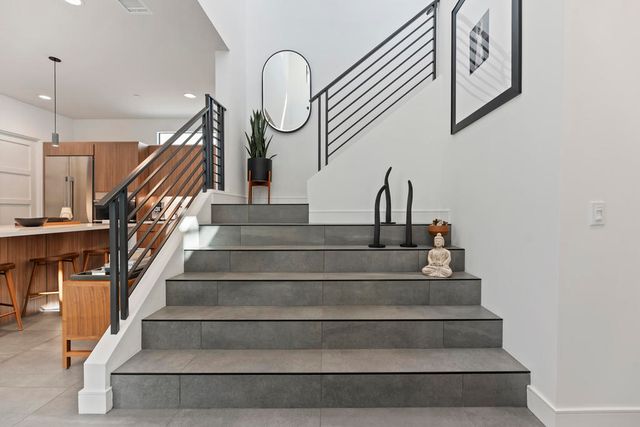 125 Blue Moon Drive, Palm Springs, CA 92262