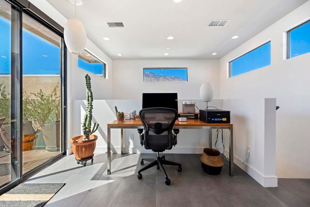 125 Blue Moon Drive, Palm Springs, CA 92262