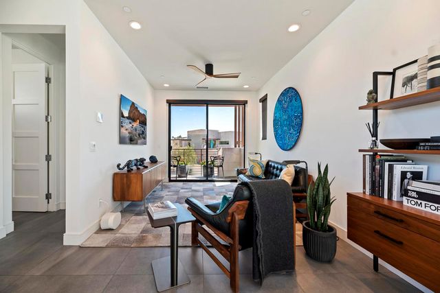 125 Blue Moon Drive, Palm Springs, CA 92262