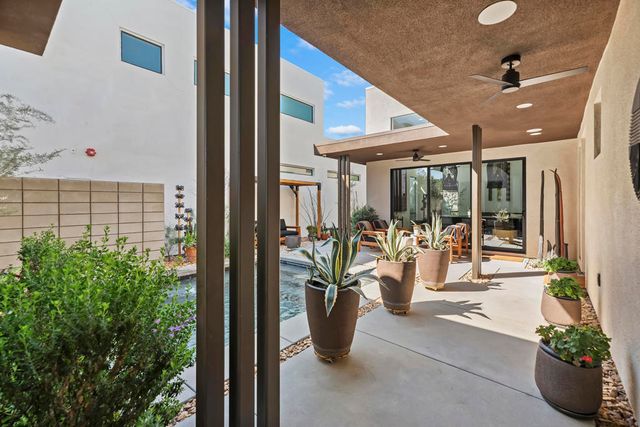 125 Blue Moon Drive, Palm Springs, CA 92262