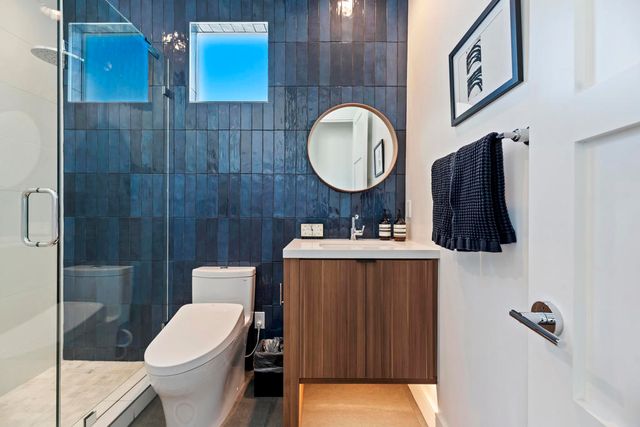 125 Blue Moon Drive, Palm Springs, CA 92262