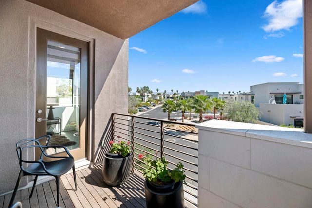 125 Blue Moon Drive, Palm Springs, CA 92262