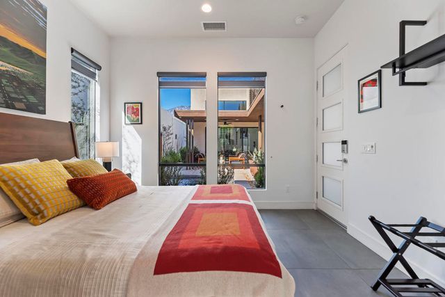 125 Blue Moon Drive, Palm Springs, CA 92262