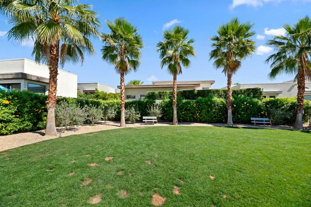 125 Blue Moon Drive, Palm Springs, CA 92262