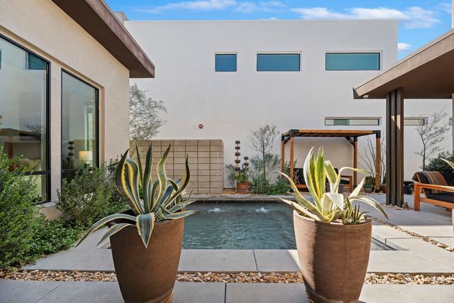 125 Blue Moon Drive, Palm Springs, CA 92262