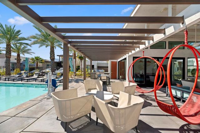 125 Blue Moon Drive, Palm Springs, CA 92262