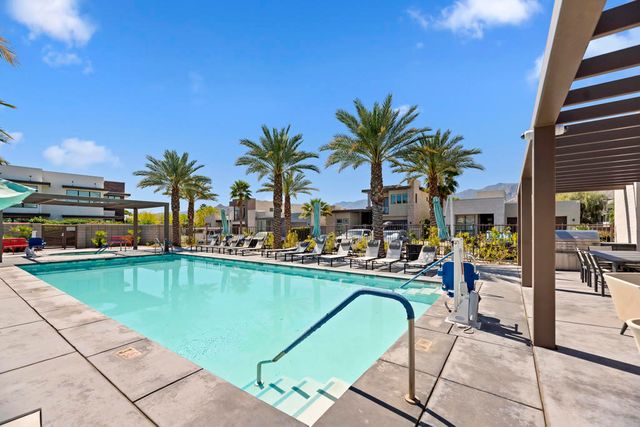 125 Blue Moon Drive, Palm Springs, CA 92262