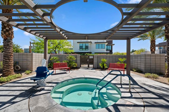 125 Blue Moon Drive, Palm Springs, CA 92262