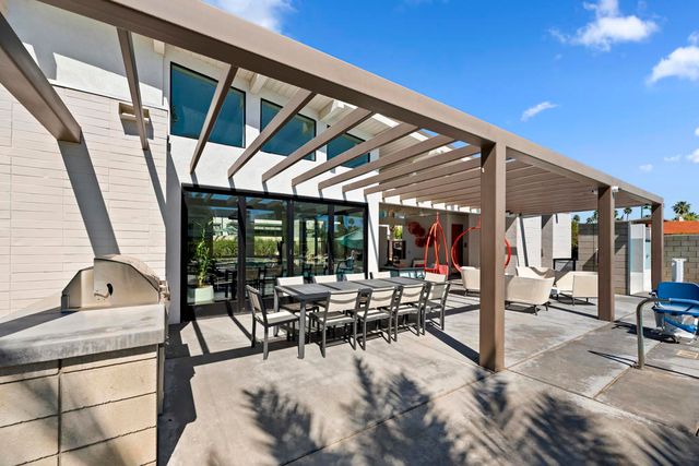 125 Blue Moon Drive, Palm Springs, CA 92262