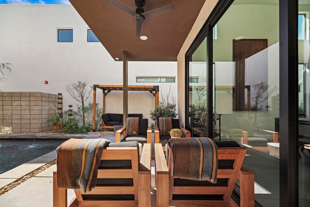 125 Blue Moon Drive, Palm Springs, CA 92262