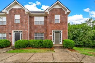 516 S 1st St, Clarksville, TN 37040
