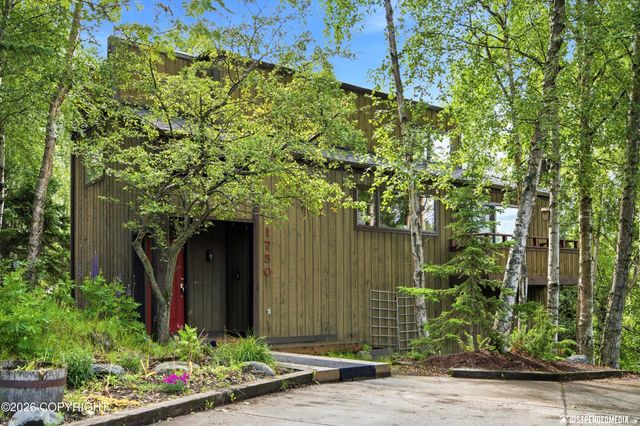 1750 George Bell Circle, Anchorage, AK 99515