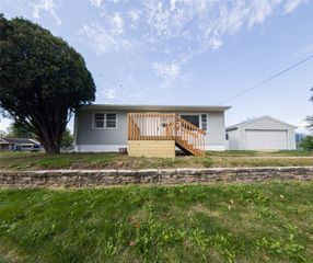 1430 E 27th Street, Des Moines, IA 50317