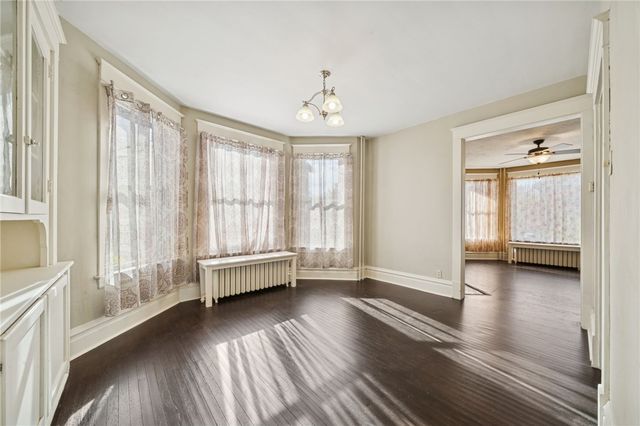 17 E Gaskill Ave, Jeannette, PA 15644