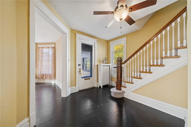 17 E Gaskill Ave, Jeannette, PA 15644