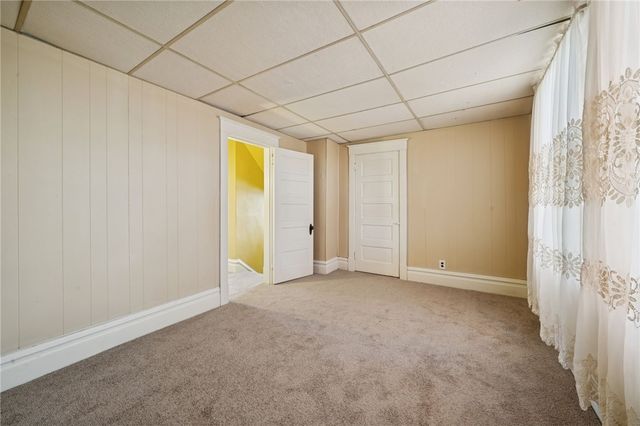 17 E Gaskill Ave, Jeannette, PA 15644