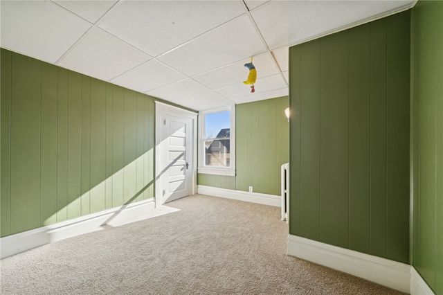 17 E Gaskill Ave, Jeannette, PA 15644