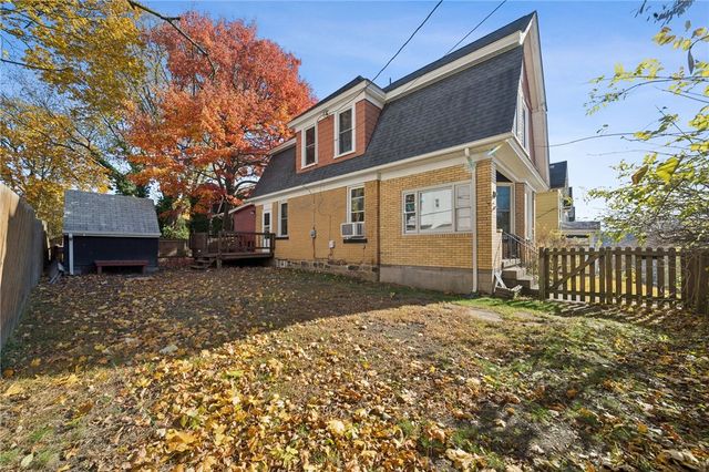 17 E Gaskill Ave, Jeannette, PA 15644