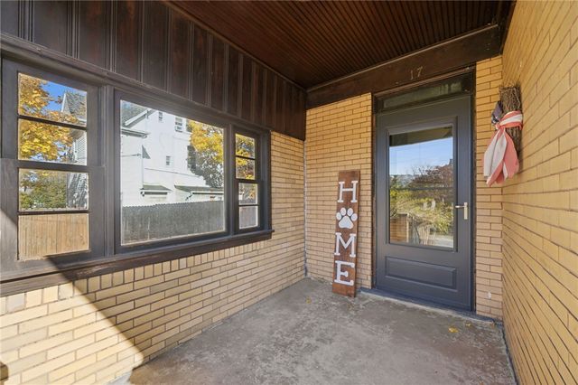 17 E Gaskill Ave, Jeannette, PA 15644