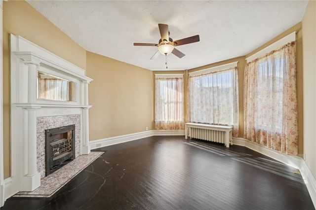 17 E Gaskill Ave, Jeannette, PA 15644