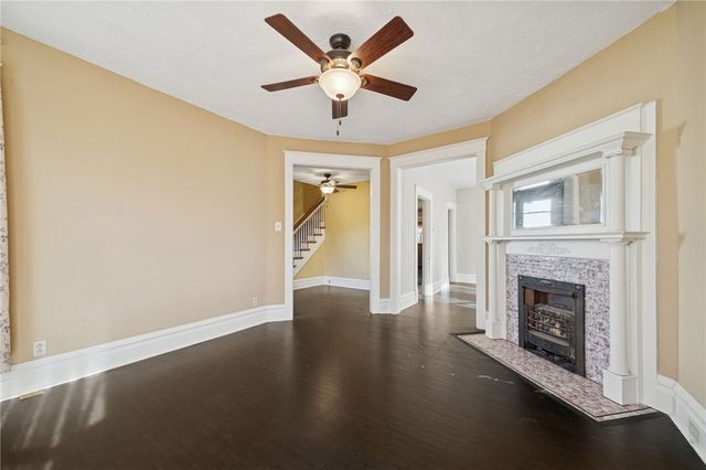 17 E Gaskill Ave, Jeannette, PA 15644