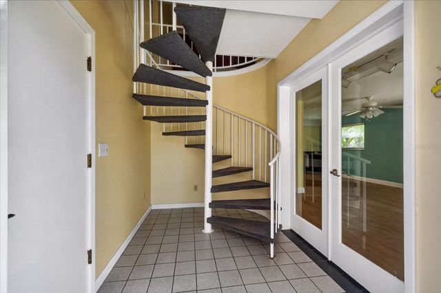 1005 BEAVER DRIVE, Tarpon Springs, FL 34689