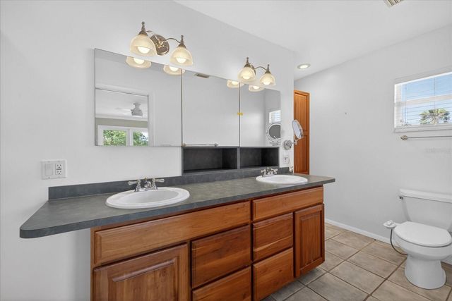1005 BEAVER DRIVE, Tarpon Springs, FL 34689