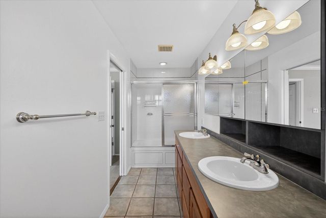 1005 BEAVER DRIVE, Tarpon Springs, FL 34689