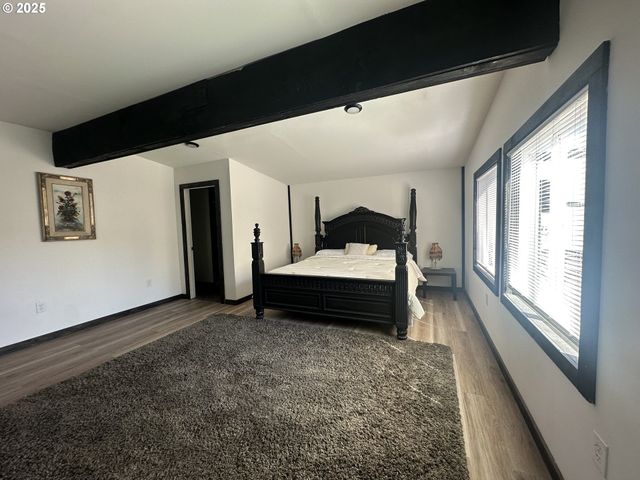 705 PARK Ave, Lakeside, OR 97449