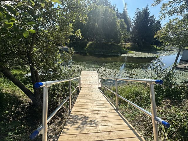 705 PARK Ave, Lakeside, OR 97449