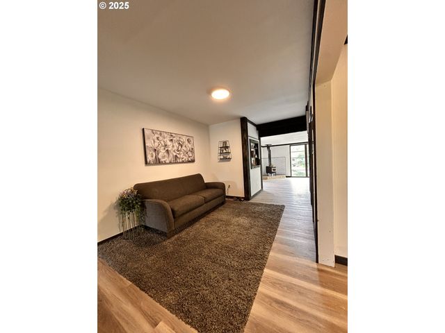 705 PARK Ave, Lakeside, OR 97449